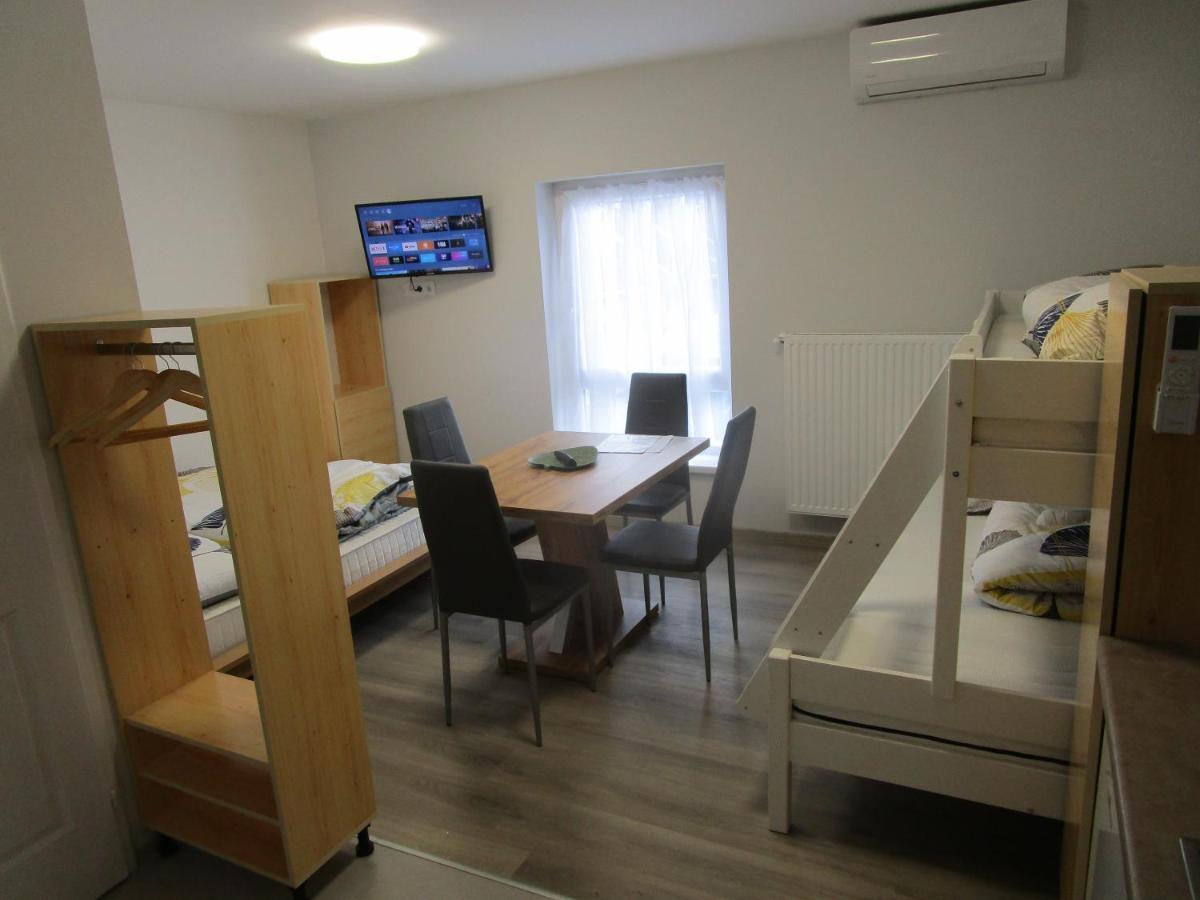 Veroland Maganszallashely Ходмезёвашархей Экстерьер фото