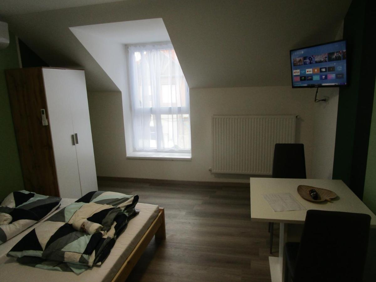 Veroland Maganszallashely Ходмезёвашархей Экстерьер фото