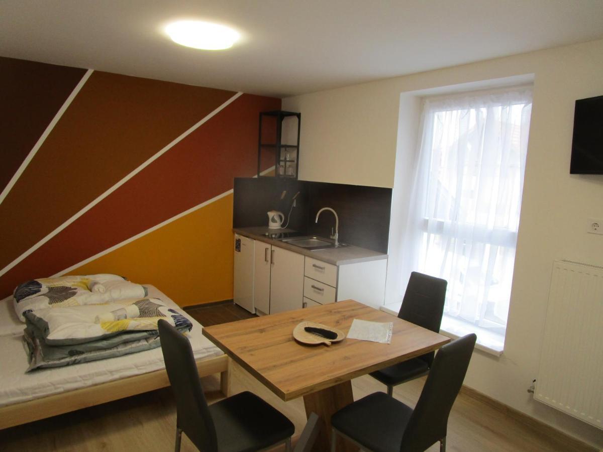 Veroland Maganszallashely Ходмезёвашархей Экстерьер фото